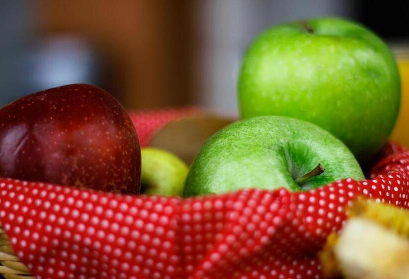 تختخواب و صبحانه Esperance 1