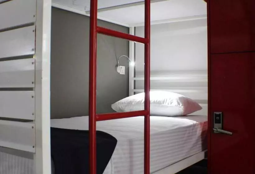 Hangover Hostels At Colombo