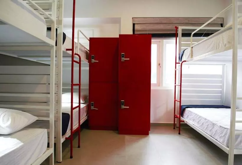 Hangover Hostels At Colombo