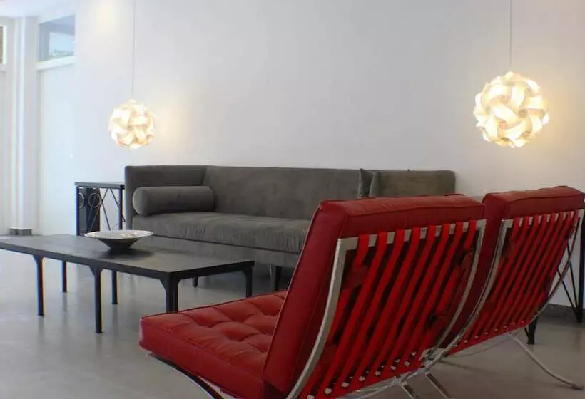 Hangover Hostels At Colombo