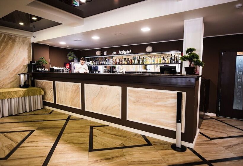 هتل Belaya Akatsiya