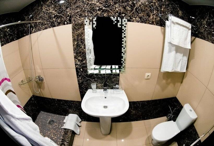 هتل Belaya Akatsiya