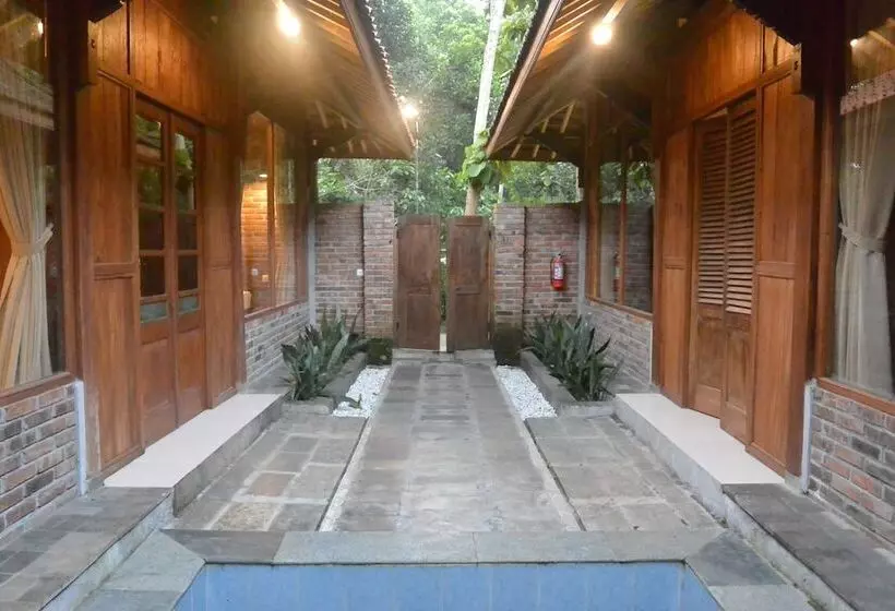 هتل Cempaka Villa Ii