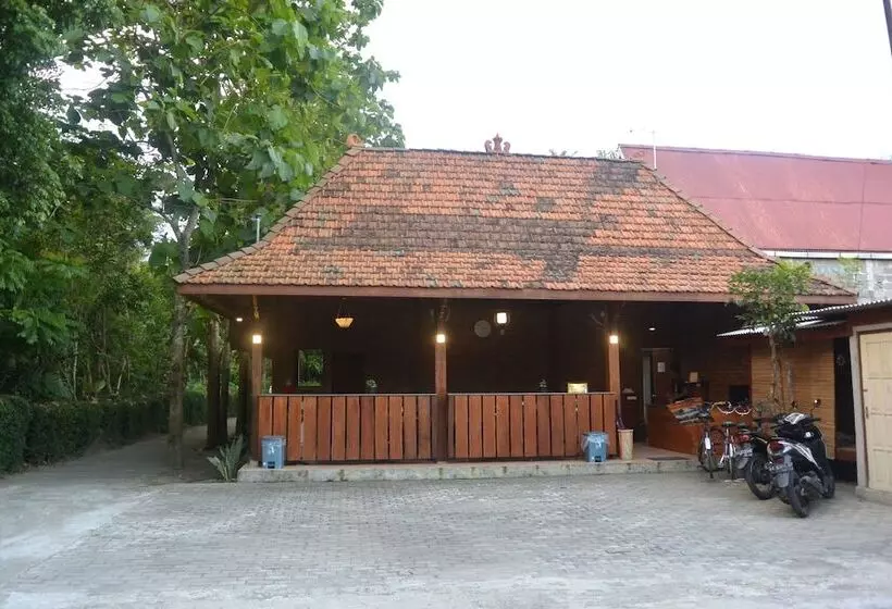 هتل Cempaka Villa Ii