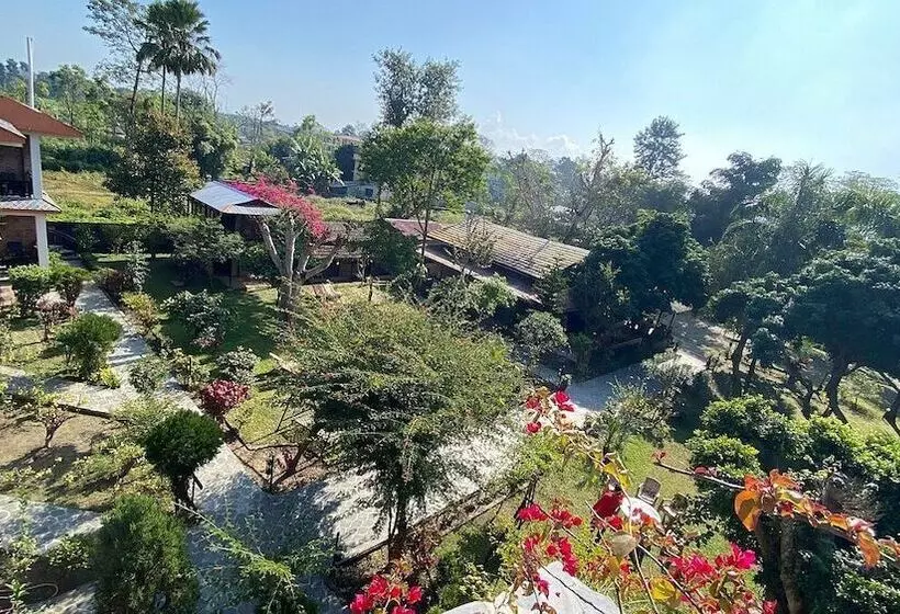 هتل Chautari Garden Resort