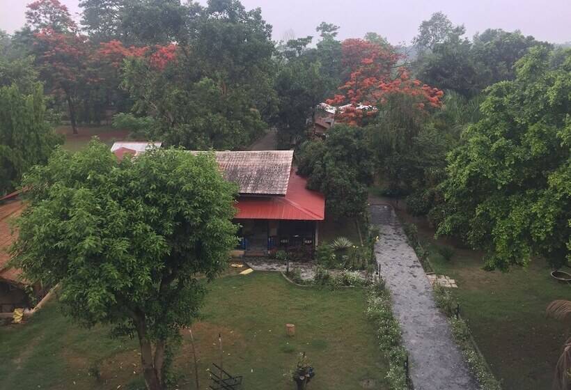هتل Chautari Garden Resort