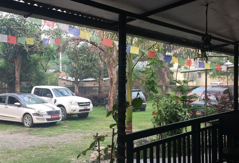 هتل Chautari Garden Resort