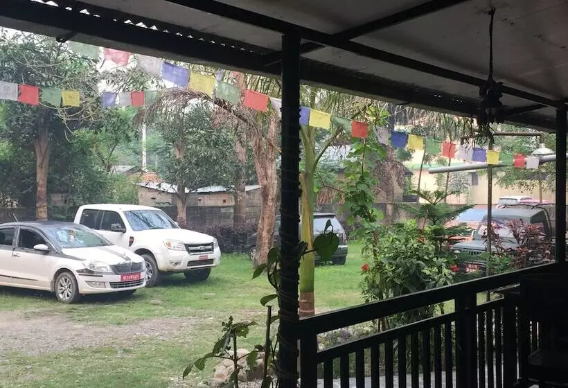 هتل Chautari Garden Resort