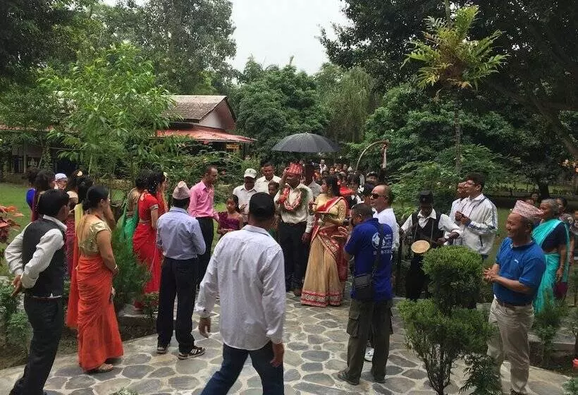 هتل Chautari Garden Resort