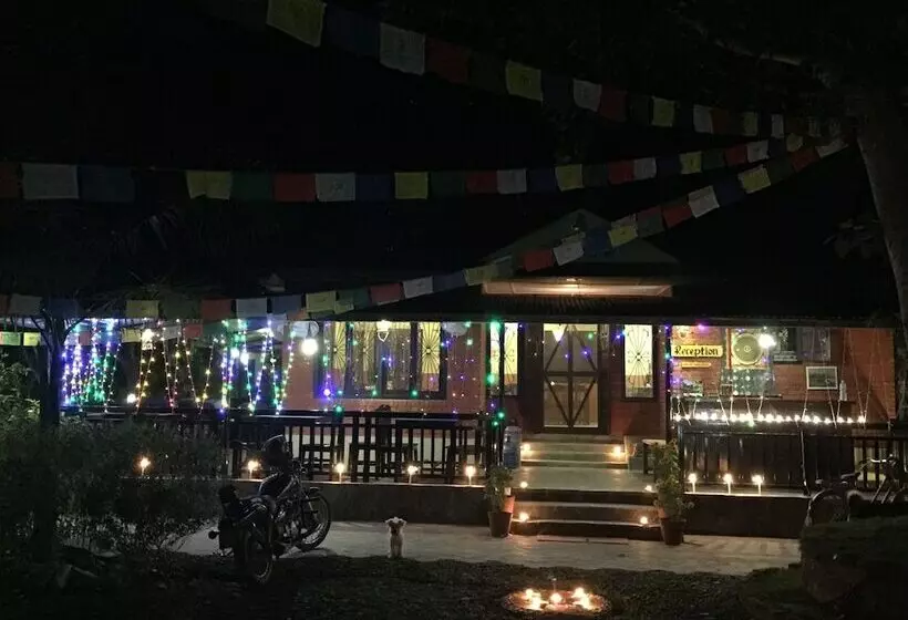 هتل Chautari Garden Resort