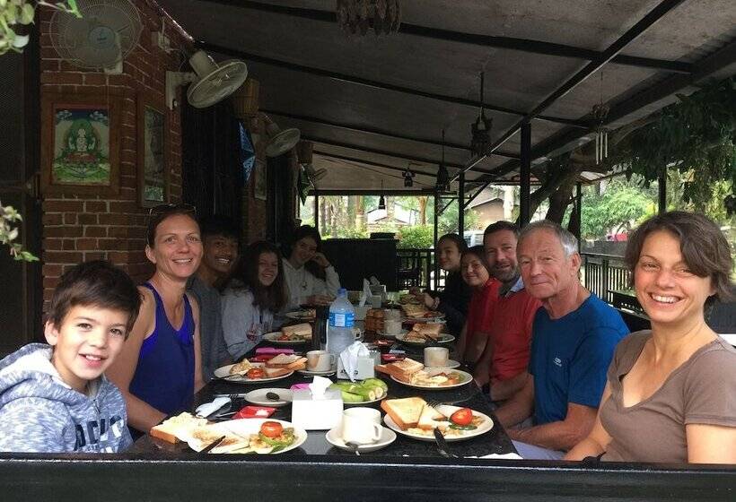 هتل Chautari Garden Resort