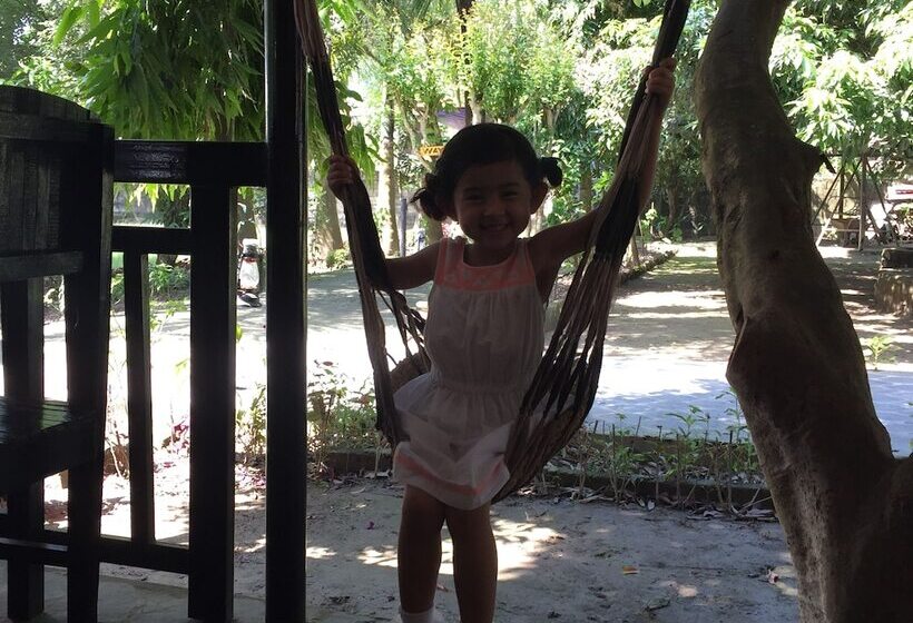 هتل Chautari Garden Resort