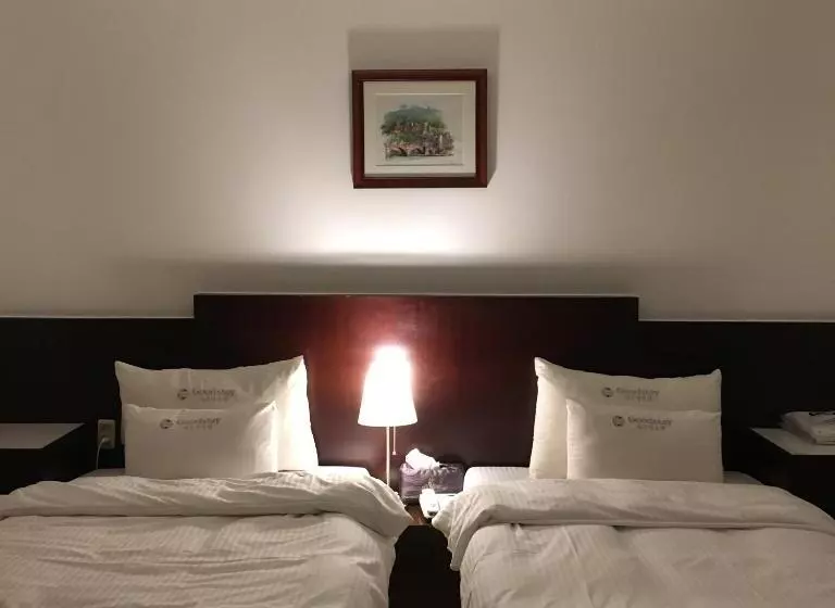 Hotelli Charmant