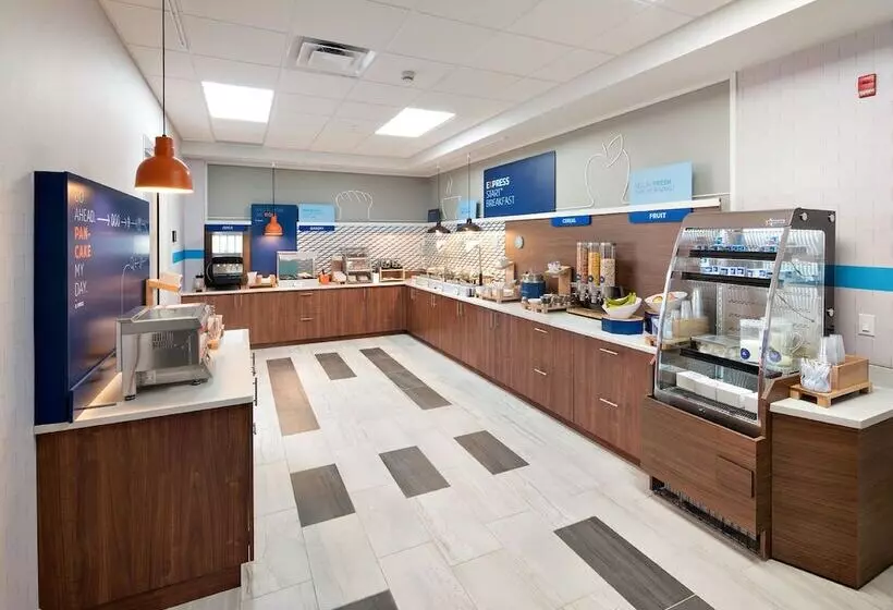 ホテル Holiday Inn Express   Red Deer North, An Ihg