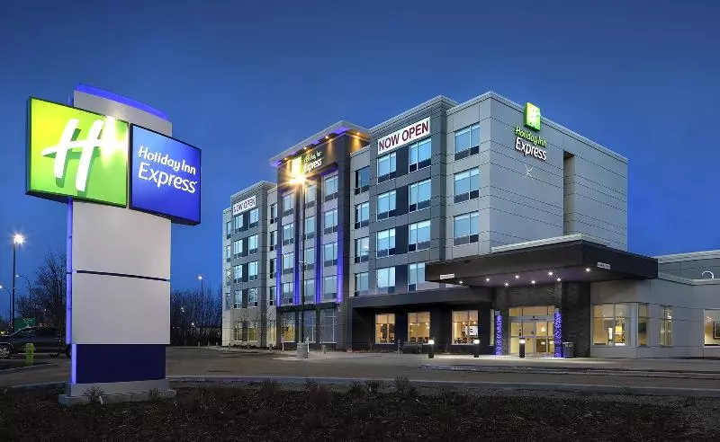 ホテル Holiday Inn Express   Red Deer North, An Ihg