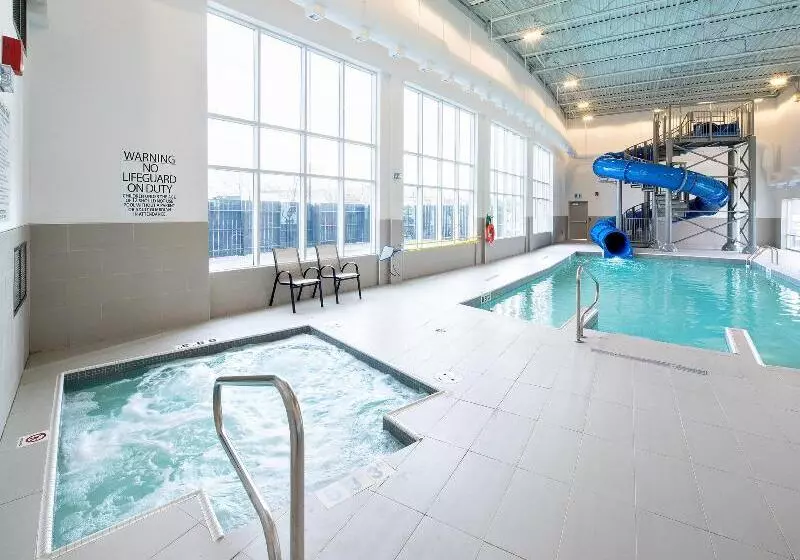 ホテル Holiday Inn Express   Red Deer North, An Ihg