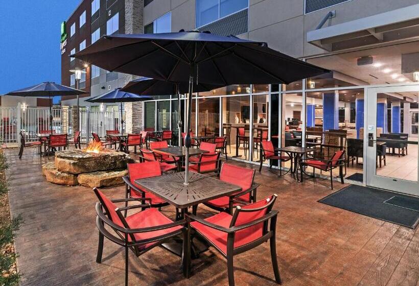 Отель Holiday Inn Express & Suites   Brenham South, An Ihg