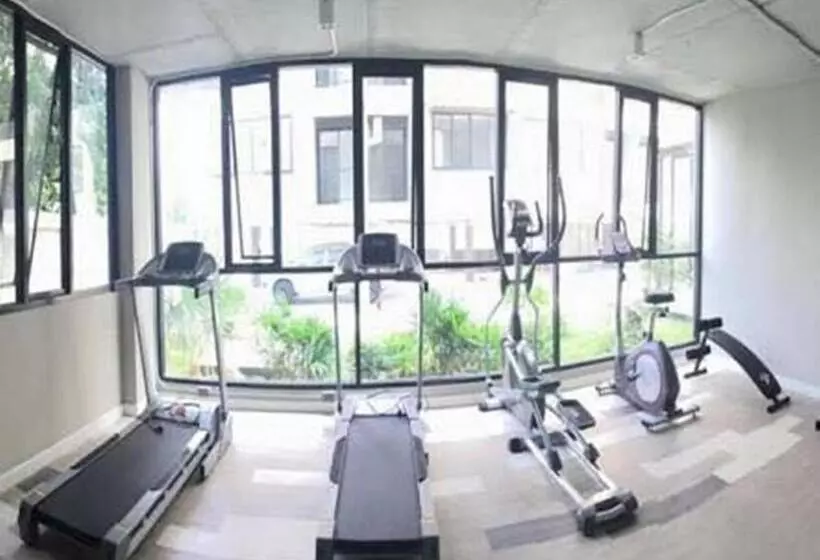 Izen Plus Budget Hotel & Residence