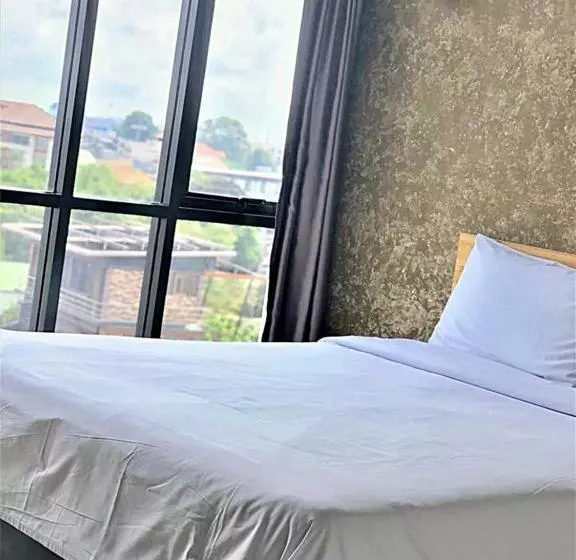 Izen Plus Budget Hotel & Residence