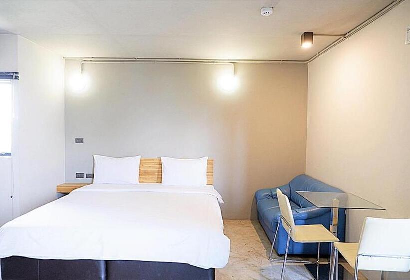 Izen Plus Budget Hotel & Residence