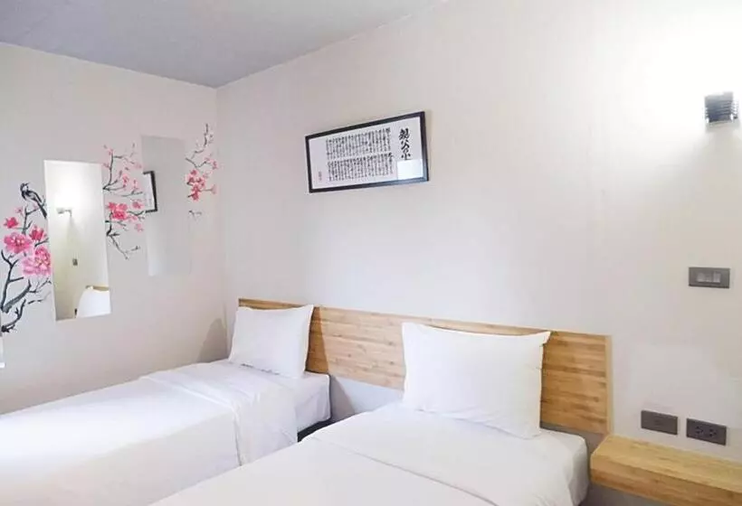 Izen Plus Budget Hotel & Residence