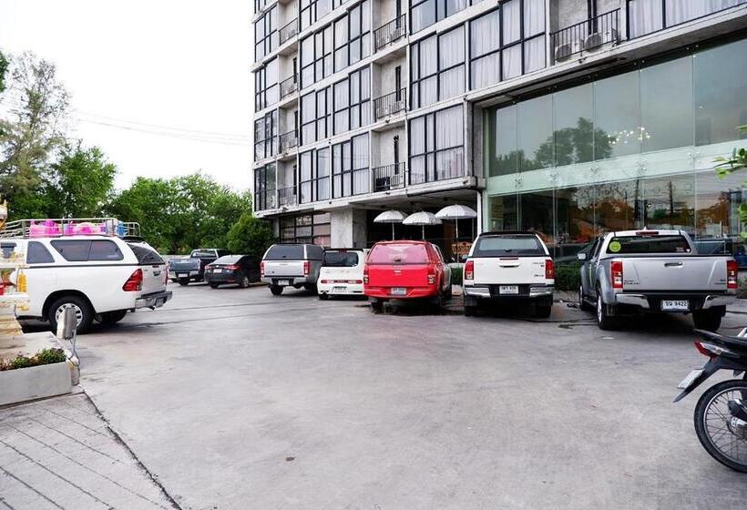 Izen Plus Budget Hotel & Residence