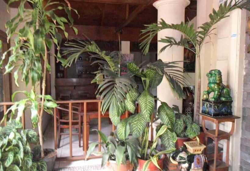 酒店 Mandala Puri Malang