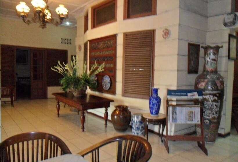 酒店 Mandala Puri Malang