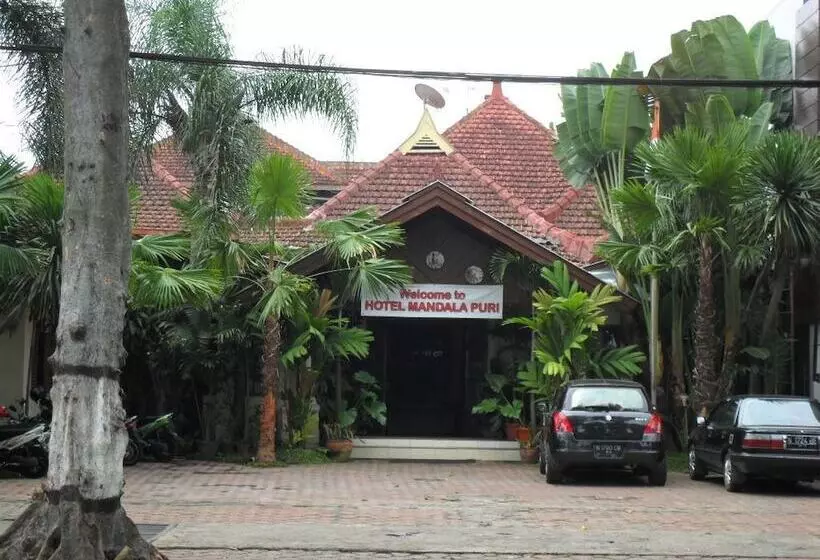 Szálloda Mandala Puri Malang