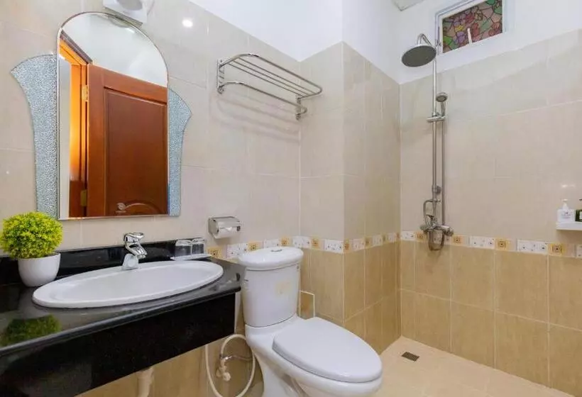 Queen Garden Hotel & Apartment