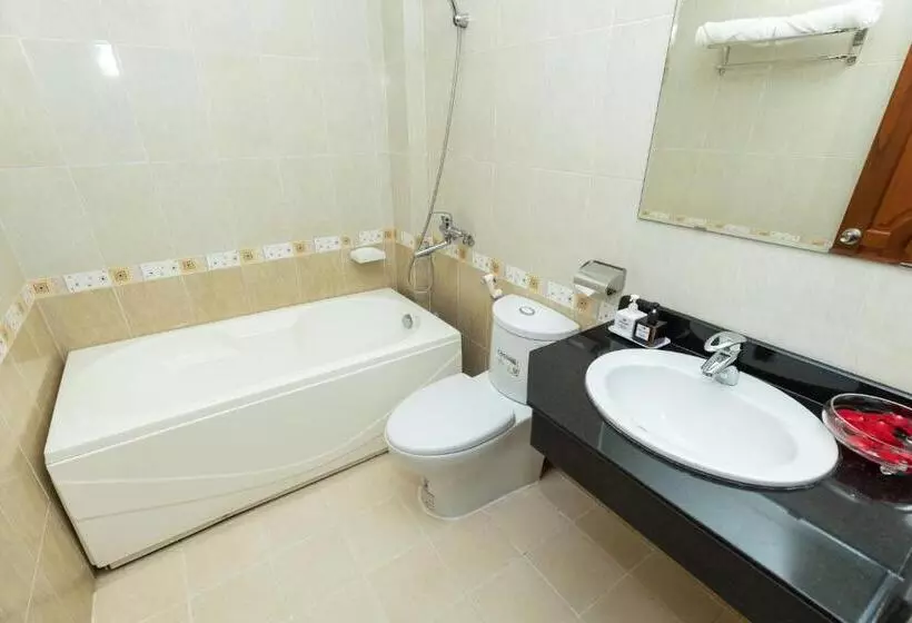Queen Garden Hotel & Apartment