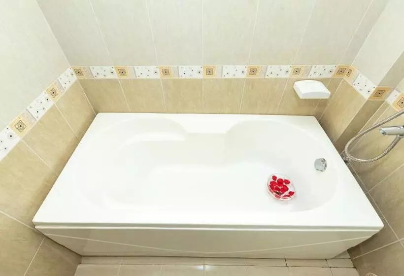 Queen Garden Hotel & Apartment