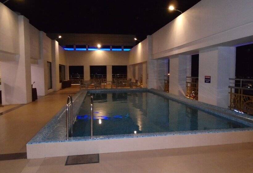 ホテル The Thangam Grand