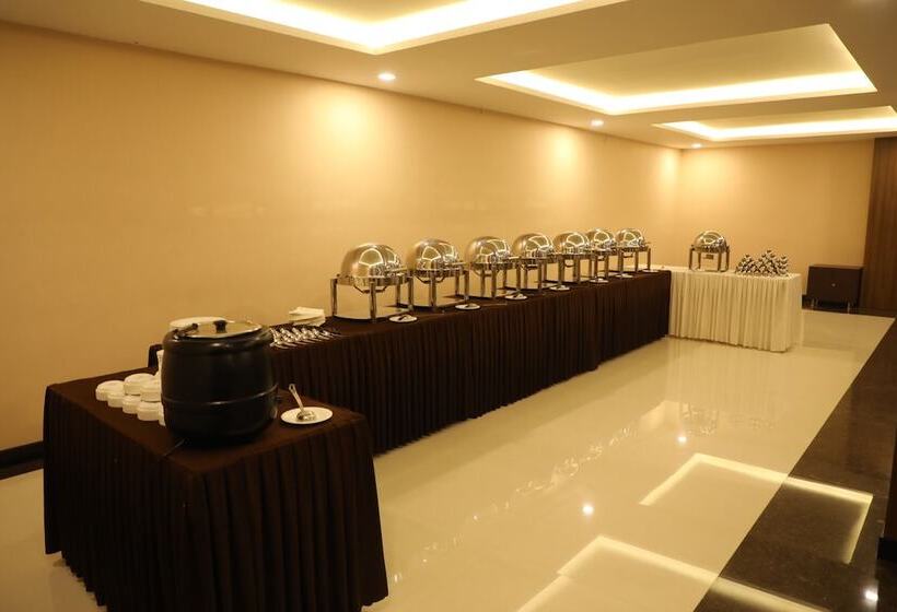 ホテル The Thangam Grand