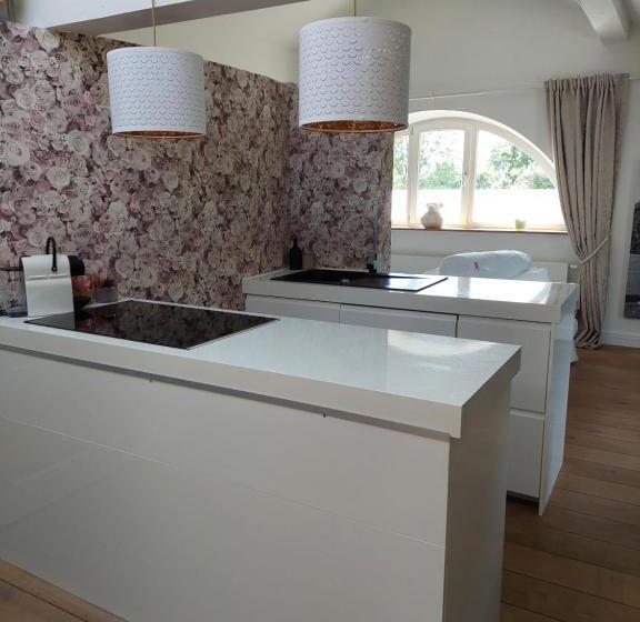 La Chambre Et Le Studio Du Château Du Golf De Bernalmont