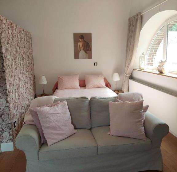 La Chambre Et Le Studio Du Château Du Golf De Bernalmont