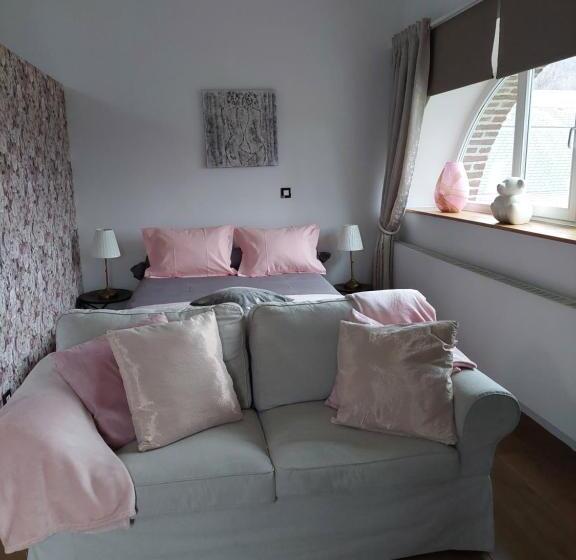 La Chambre Et Le Studio Du Château Du Golf De Bernalmont