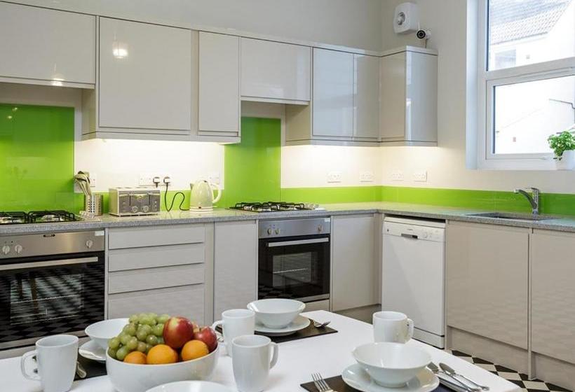 פנסיון Blue Star House