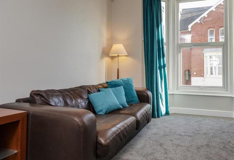 פנסיון Blue Star House