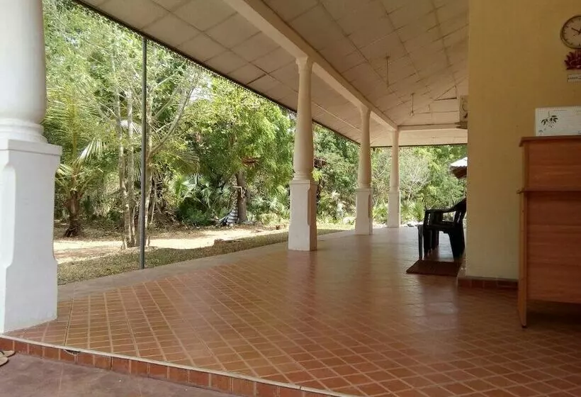 Majatalo Nelum Villa