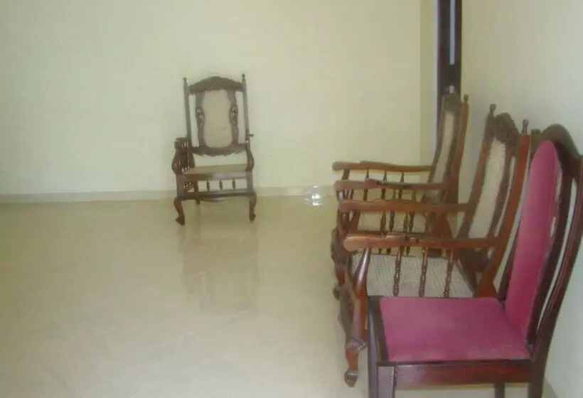 Majatalo Nelum Villa