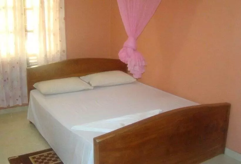 Majatalo Nelum Villa