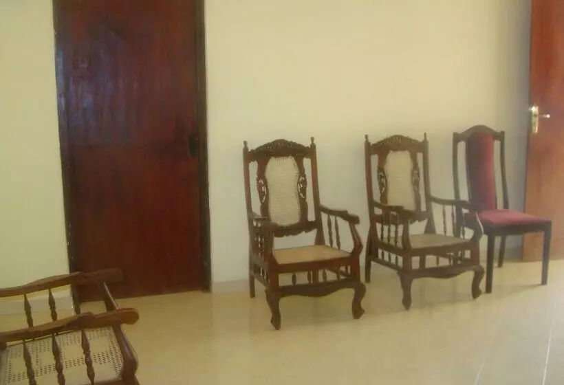 Majatalo Nelum Villa