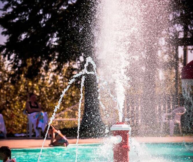 אתר נופש Centre De Villégiature Dam En Terre