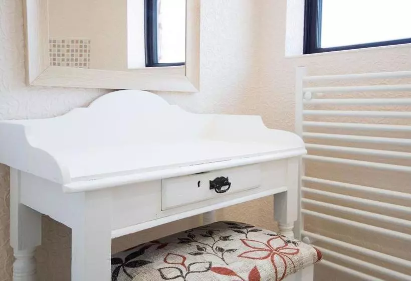 The Laurels B&b