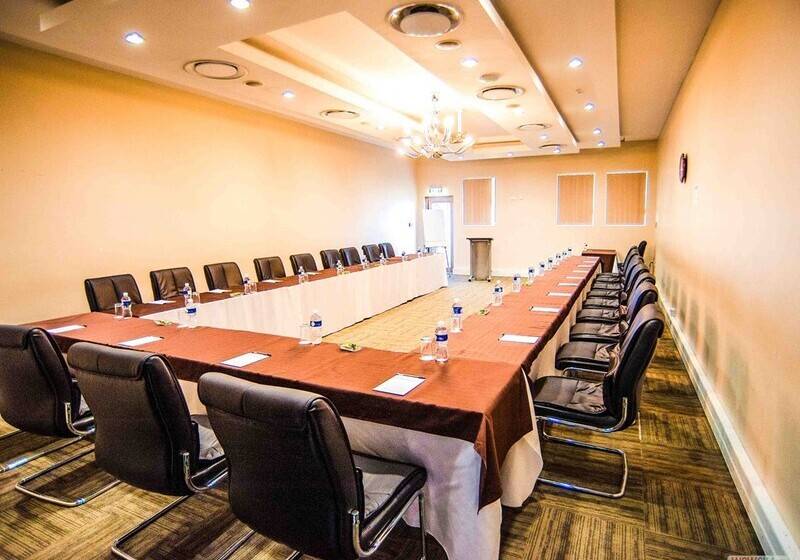 Tlotlo Hotel And Conference Center