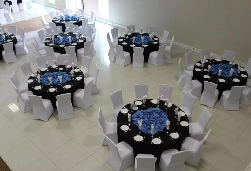 Tlotlo Hotel And Conference Center