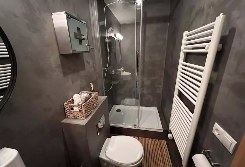 Torg Guest House