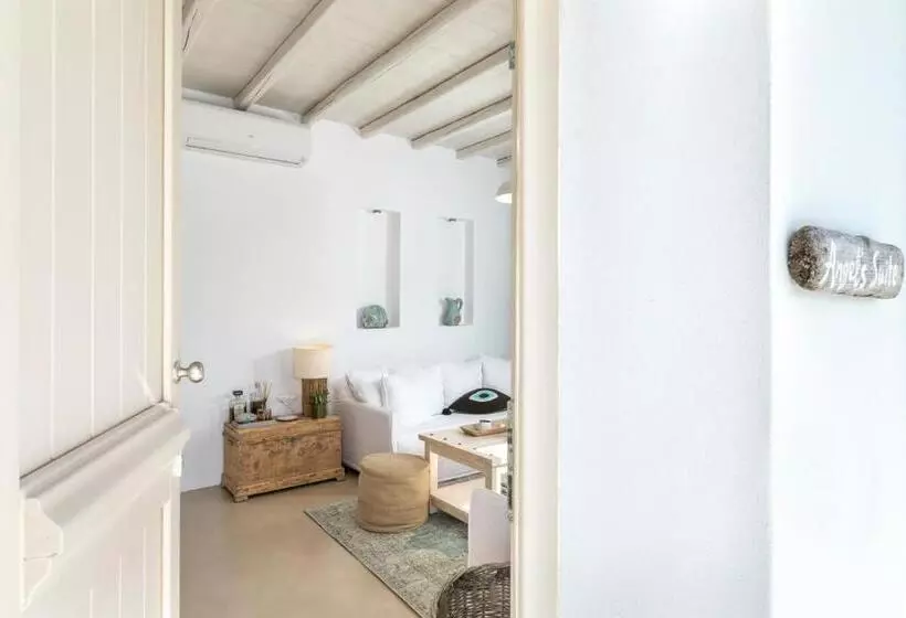 White Tinos Luxury Suites