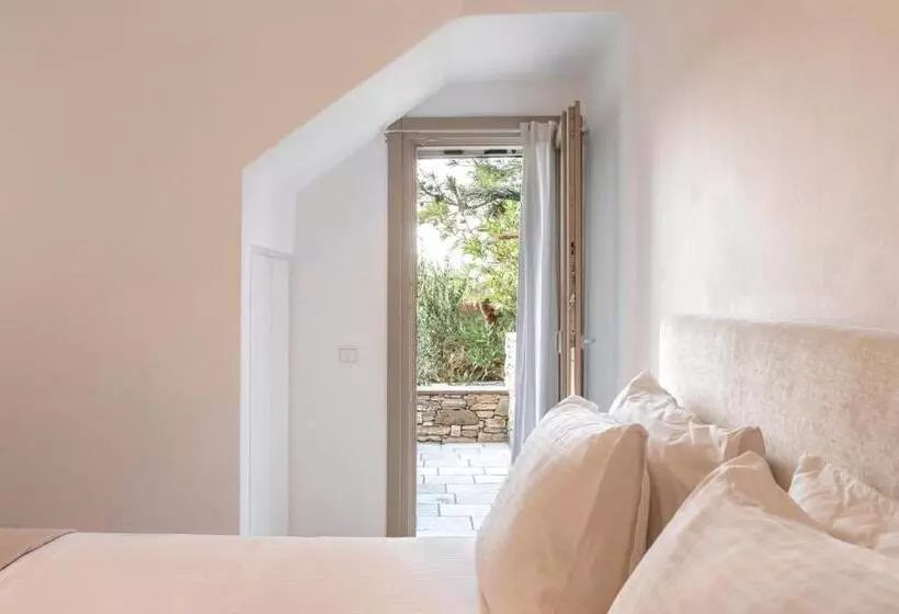 White Tinos Luxury Suites